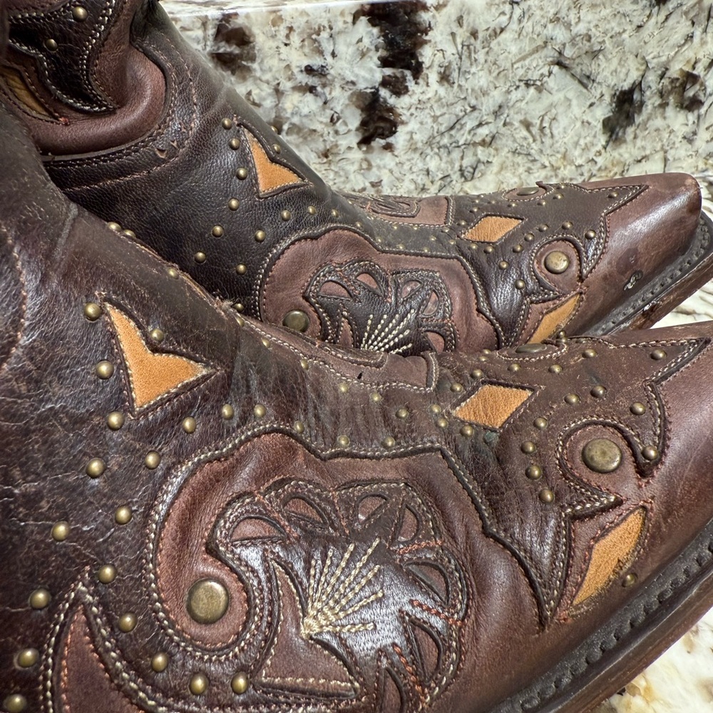 Lucchese Brown and Tan Heeled Boots - Picture 6 of 10
